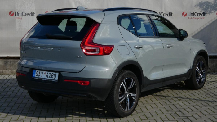 Volvo XC40 B3 PLUS DARK DCT na operativní leasing