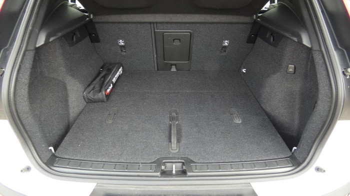 Volvo XC40 B3 mHEV Core aut. na operativní leasing