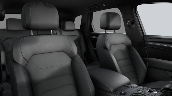 Volkswagen Touareg R-Line V6 3,0 TDI 170kW 4MOT 8DSG na operativní leasing