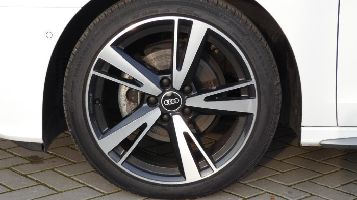 Audi A3 35 TFSI Sportback S Line na operativní leasing