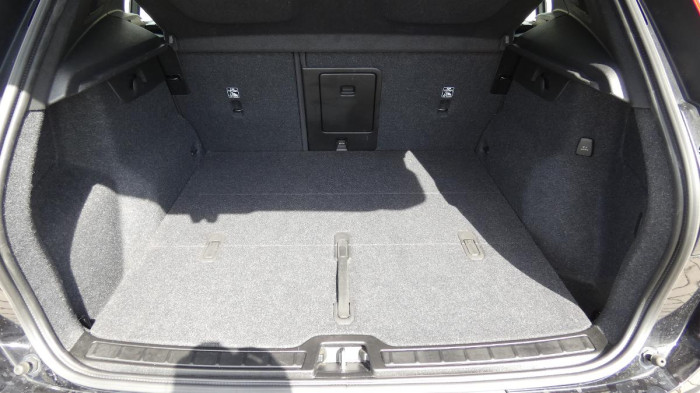 Volvo XC40 B3 mHEV Core aut. na operativní leasing