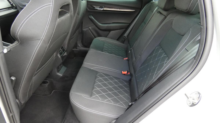 Škoda Karoq 1,5 TSI DSG Sportline na operativní leasing