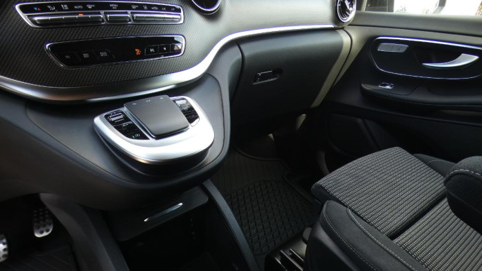 Mercedes-Benz Třídy V 300d AMG 9G Tronic na operativní leasing