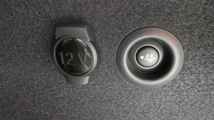 BMW X1 sDrive 18i na operativní leasing