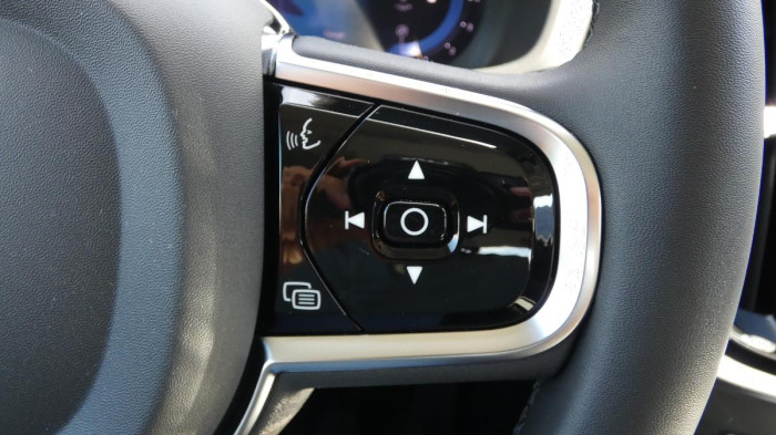 Volvo S60 B5 AWD Ultimate Dark na operativní leasing