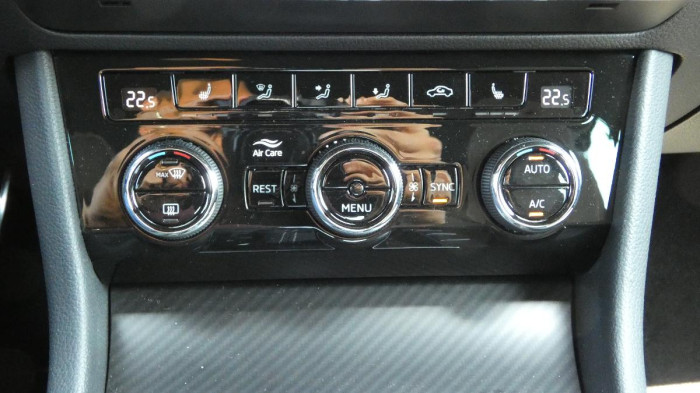 Škoda Superb 2.0 TSI DSG Sportline na operativní leasing