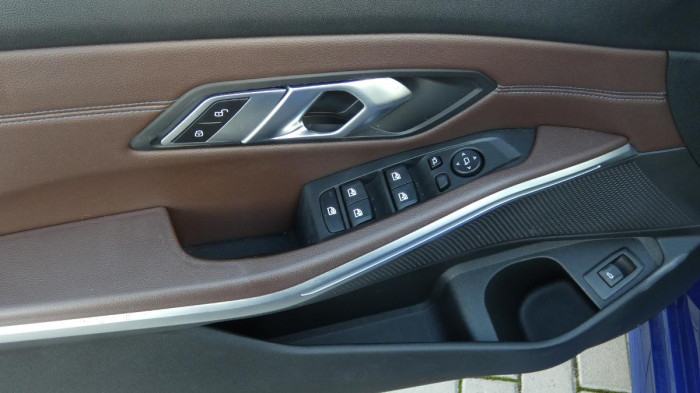 BMW Řada 3 330d Touring  xDrive na operativní leasing