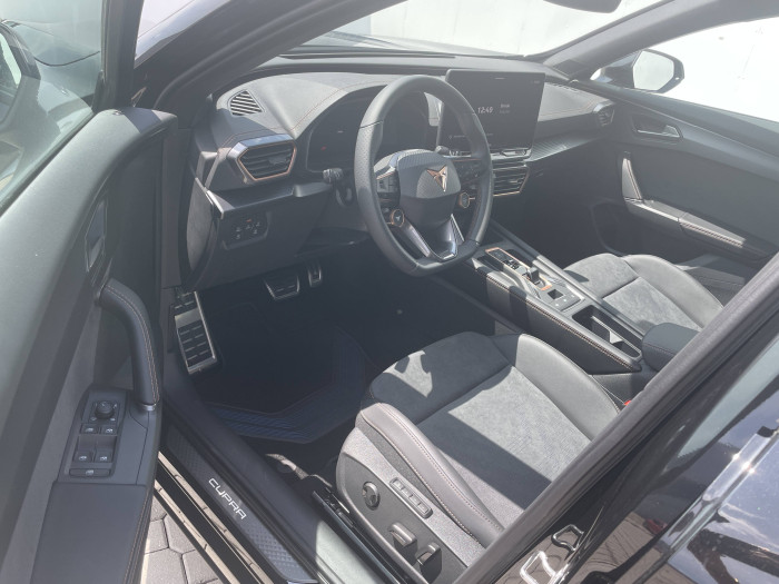 CUPRA Formentor DSG 4WD 2,0 TSI / 150kW na operativní leasing