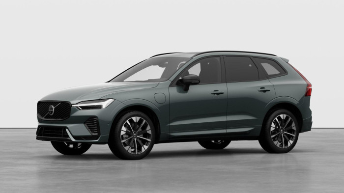 Volvo XC60 T6 AWD AUT DARK PLUS na operativní leasing