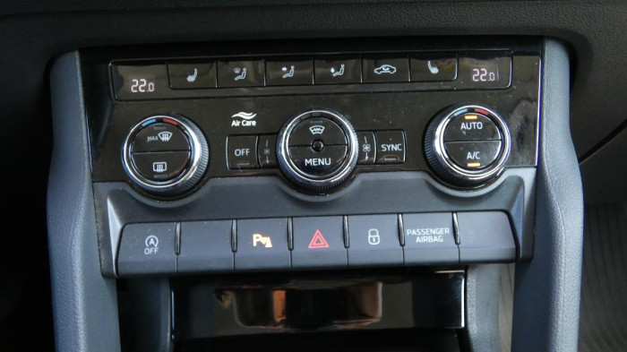 Škoda Karoq 1,5 TSI Style na operativní leasing