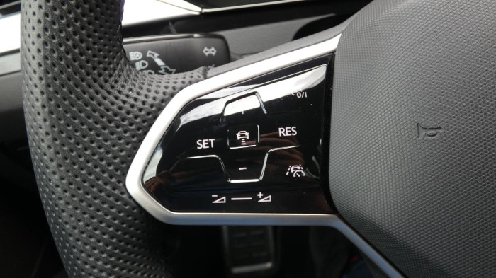 Volkswagen Arteon 1.5 TSI R-line na operativní leasing