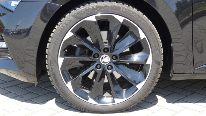 Škoda Superb 2.0 TSI DSG Sportline na operativní leasing