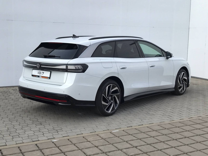 Volkswagen ID.7 Tourer Pro S People  / 210kW na operativní leasing