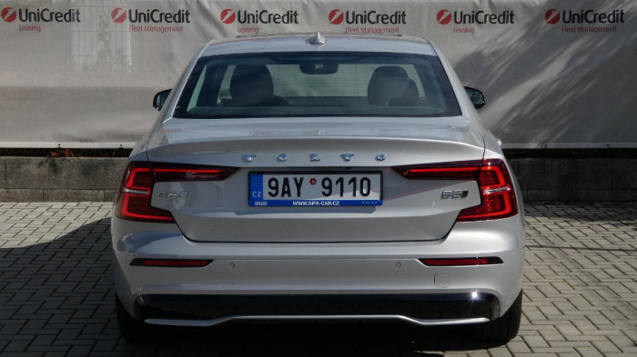 Volvo S60 B5 AWD Ultimate Dark na operativní leasing