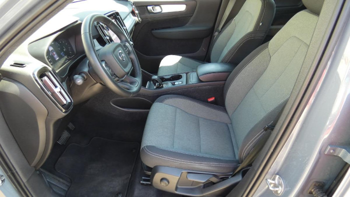 Volvo XC40 B3 FWD Momentum na operativní leasing