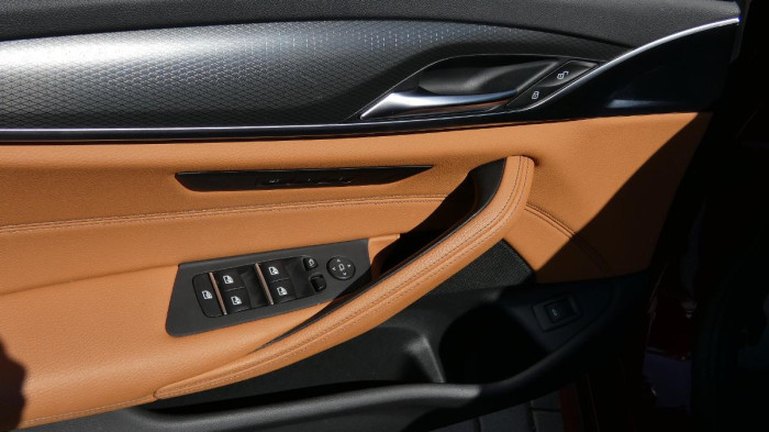 BMW Řada 5 540i xDrive M Sport na operativní leasing