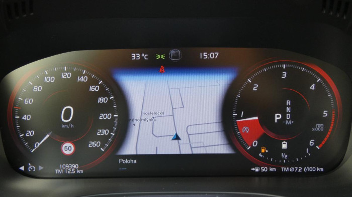 Volvo XC60 B4 AWD Momentum Pro Auto na operativní leasing