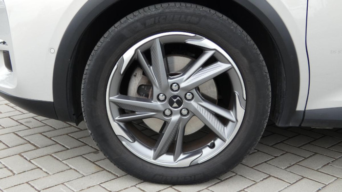 DS Automobiles DS7 Crossback 1.6 E-TENSE 300 EAT8 4x4 Perfo na operativní leasing