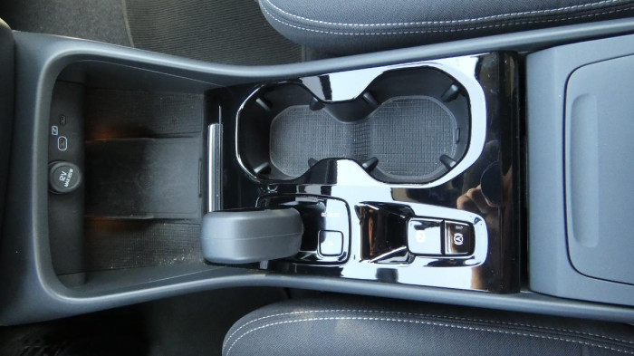 Volvo XC40 B4 AWD Core DCT na operativní leasing