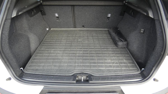 Volvo XC40 T2 FWD Momentum Auto na operativní leasing