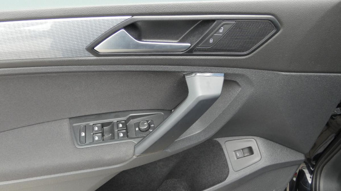 Volkswagen Tiguan 1.5 TSI DSG Life na operativní leasing