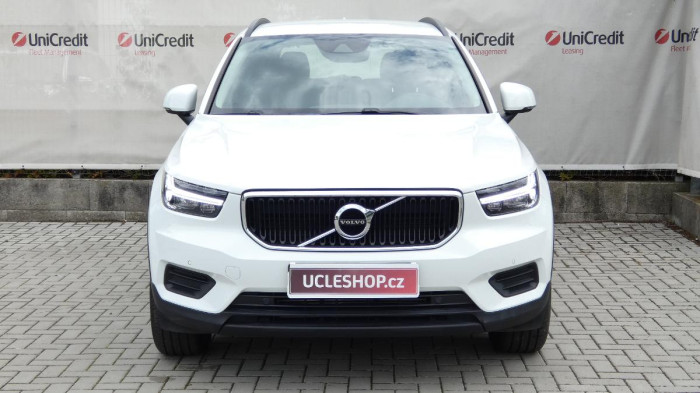 Volvo XC40 T2 FWD Momentum Core na operativní leasing