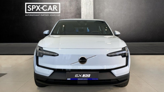 Volvo EX30 PLUS, Twin Motor Performance, 315 kW / 428 HP na operativní leasing