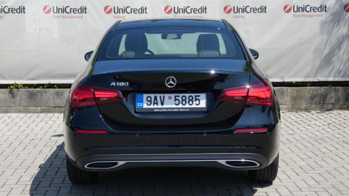 Mercedes-Benz Třídy A 180 Sedan na operativní leasing