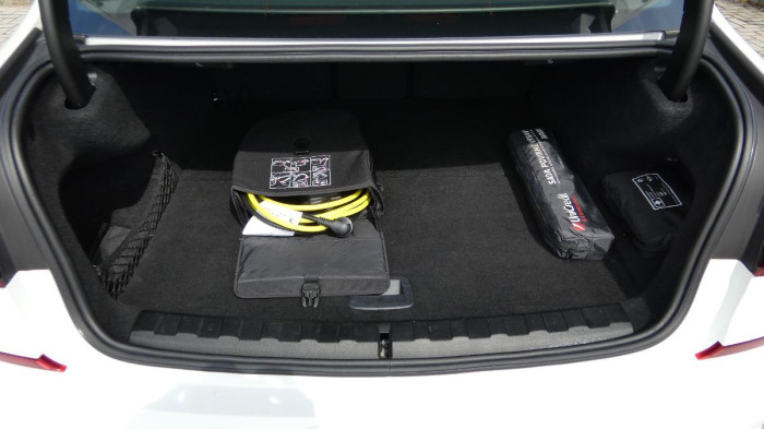 BMW Řada 3 330e xDrive M Sport Plug-in Hy na operativní leasing