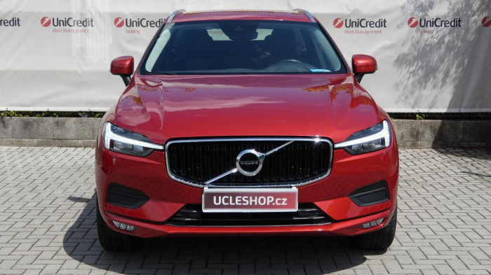 Volvo XC60 B4 AWD Momentum Pro na operativní leasing