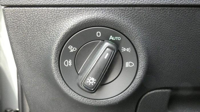 Škoda Karoq 1,5 TSI DSG Sportline na operativní leasing