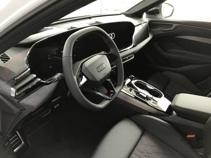 Audi A6 Avant Quattro 7STR 2,0TDI / 150kW na operativní leasing