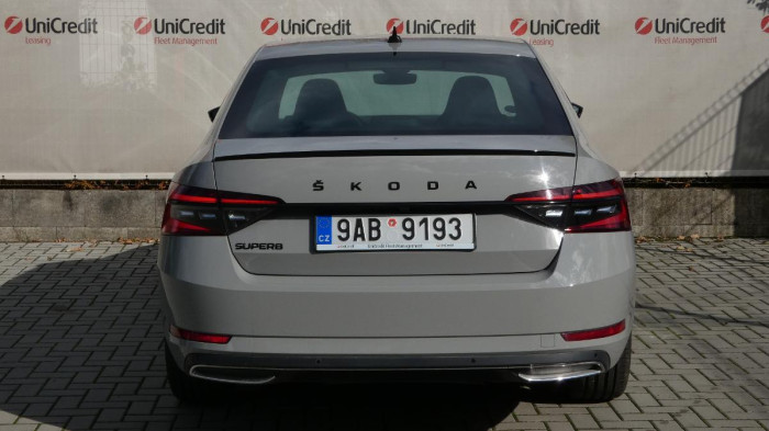 Škoda Superb 2.0 TDI DSG Sportline na operativní leasing
