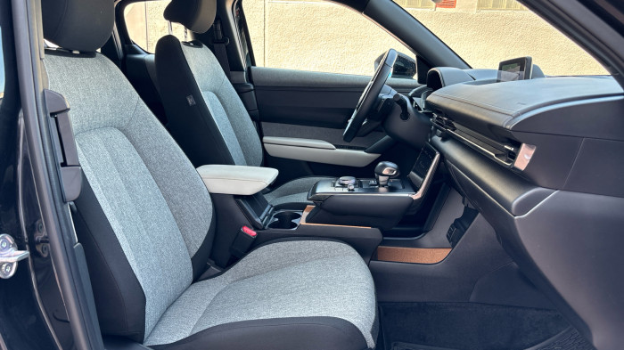 MX-30 R-EV AT 2WD EXCLUSIVE-LINE na operativní leasing