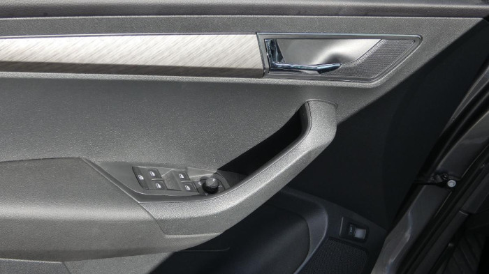 Škoda Karoq 1,5 TSI Style DSG na operativní leasing