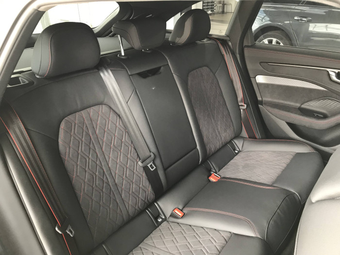 Audi A6 Avant Quattro 7STR 2,0TDI / 150kW na operativní leasing