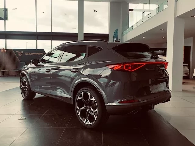 CUPRA Formentor 2,0 TSI 4x4 140 kW automat Graphene šedá 2,0 TSI 4x4 na operativní leasing
