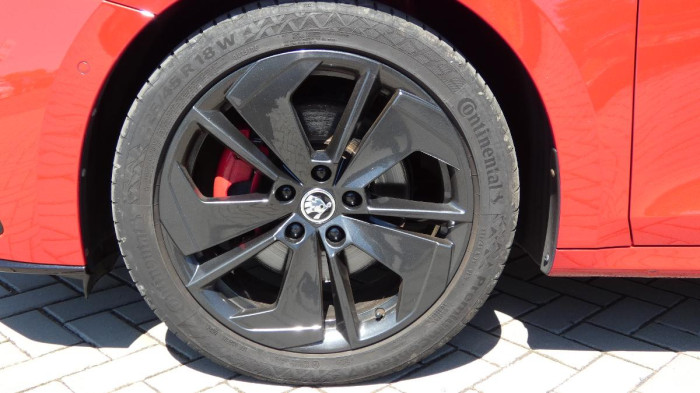 Škoda Octavia RS 2.0 TDI DSG na operativní leasing