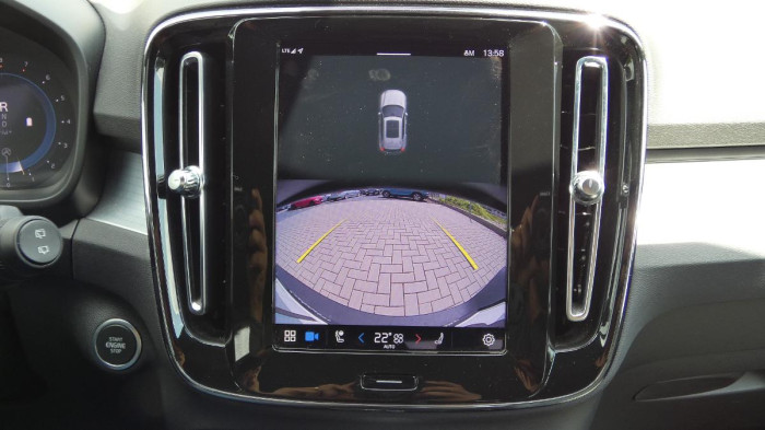 Volvo XC40 B3 Bright Plus aut. na operativní leasing