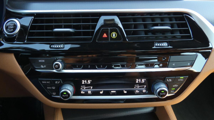 BMW Řada 5 540i xDrive M Sport na operativní leasing