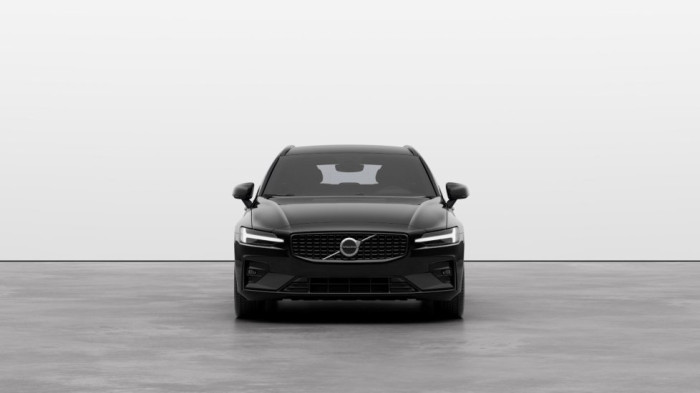 Volvo V60 PLUS DARK, B4, 145+10 kW / 197+14 HP na operativní leasing