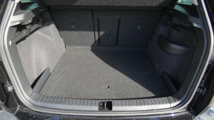 Škoda Karoq 1,5 TSI Ambition DSG na operativní leasing