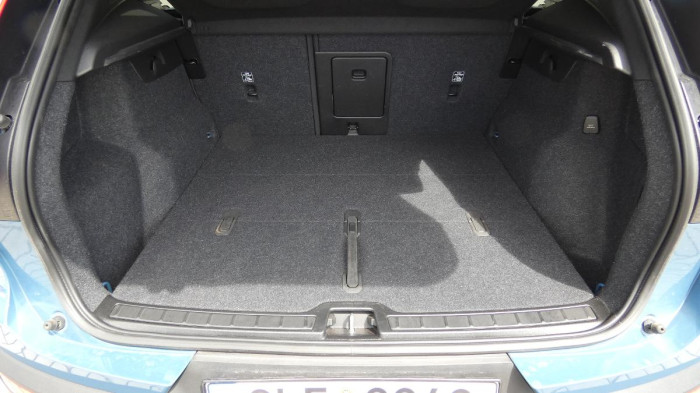 Volvo XC40 B4 AWD Plus Dark na operativní leasing