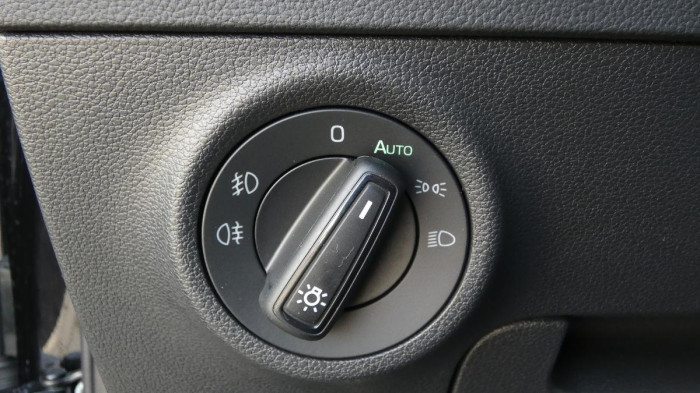 Škoda Karoq 1,5 TSI Ambition DSG na operativní leasing