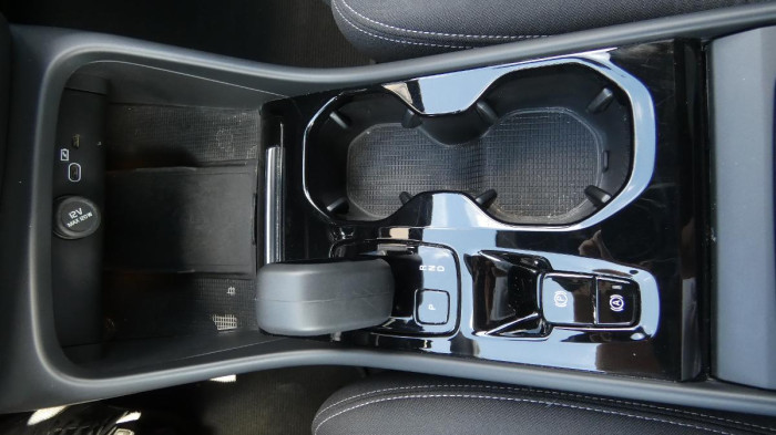 Volvo XC40 B4 AWD Core DCT na operativní leasing