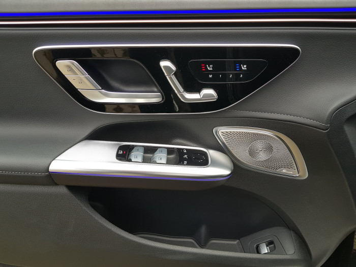 Mercedes-Benz EQE 350+ (2023, najeto 40000km) na operativní leasing