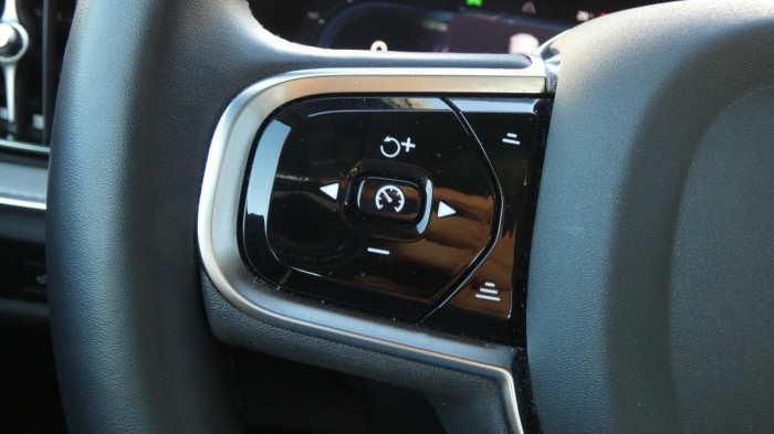 Volvo S60 B5 AWD Ultimate Dark na operativní leasing