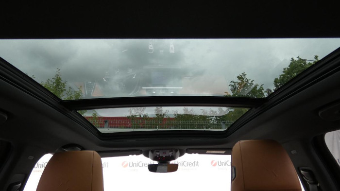 DS Automobiles DS7 Crossback 1.6 E-TENSE 300 EAT8 4x4 Perfo na operativní leasing