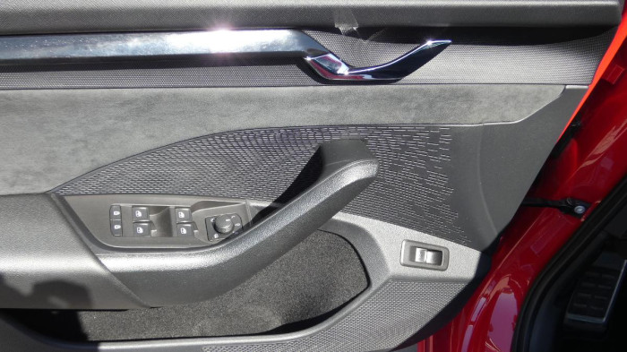 Škoda Octavia RS 2.0 TDI DSG na operativní leasing