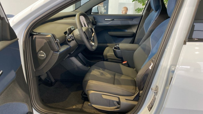 Volvo EX30 PLUS, Twin Motor Performance, 315 kW / 428 HP na operativní leasing